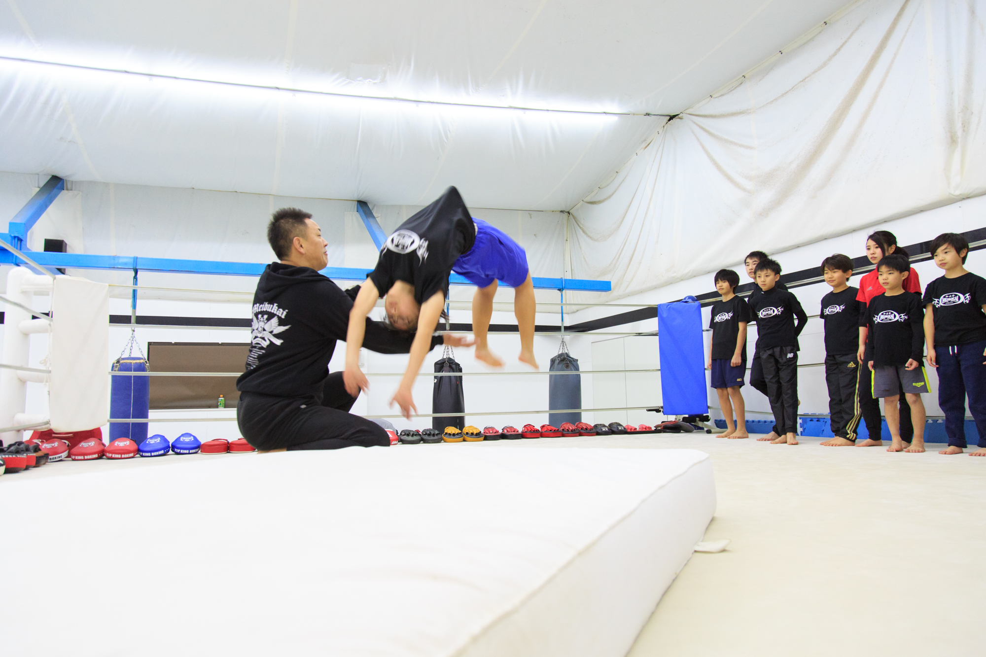 愛知県岡崎市と知立市の西三河 地域No.1キックボクシングジムMEIBUKAI｜アクロバット教室　運動能力向上、バク転、宙返りできます